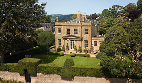 Enjoy a beautiful balance of Georgian elegance and contemporary comfort in this five-bedroom Bath Stone house.