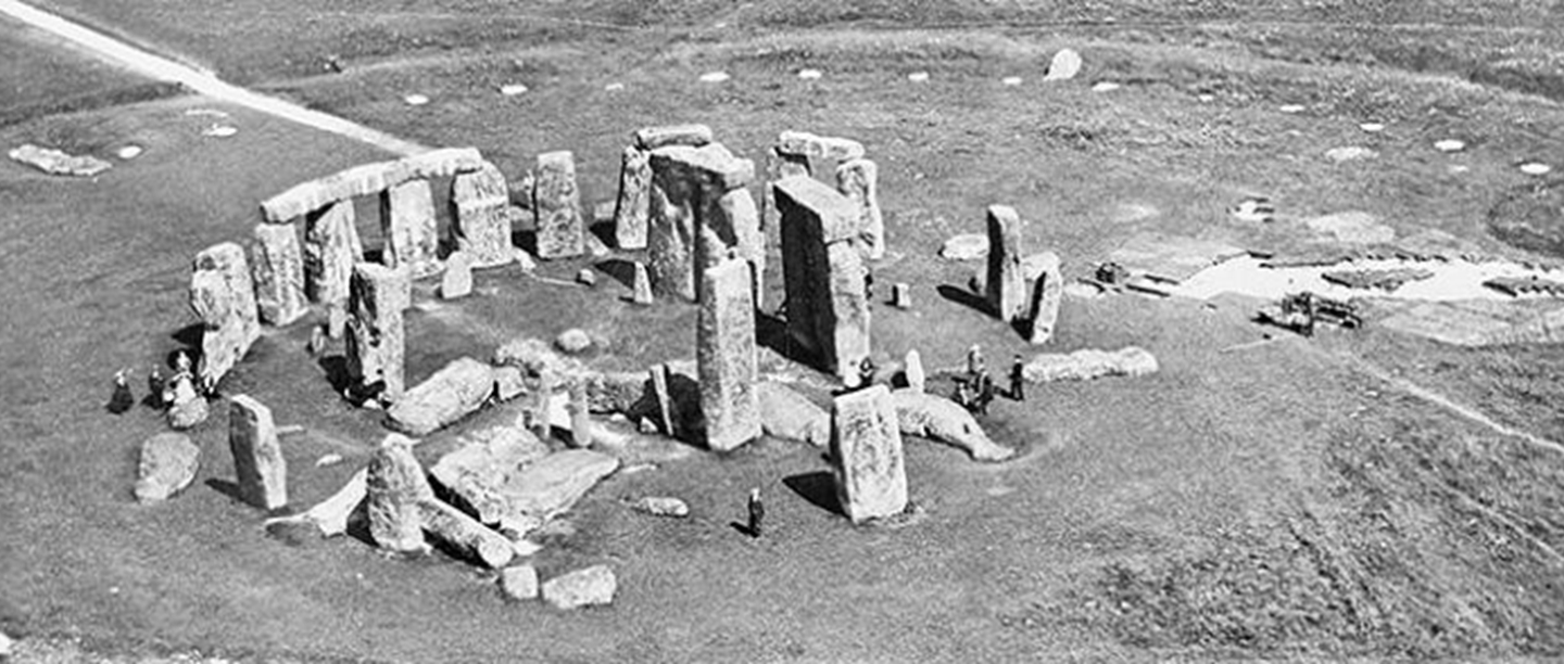 Aerial photograph of Stonehenge taken on 10 July 1924. The restoration work has ended, but Colonel Hawley’s excavations are continuing on the south-east side of the monument. Aerial photograph of Stonehenge taken on 10 July 1924. The restoration work has ended, but Colonel Hawley’s excavations are continuing on the south-east side of the monument.