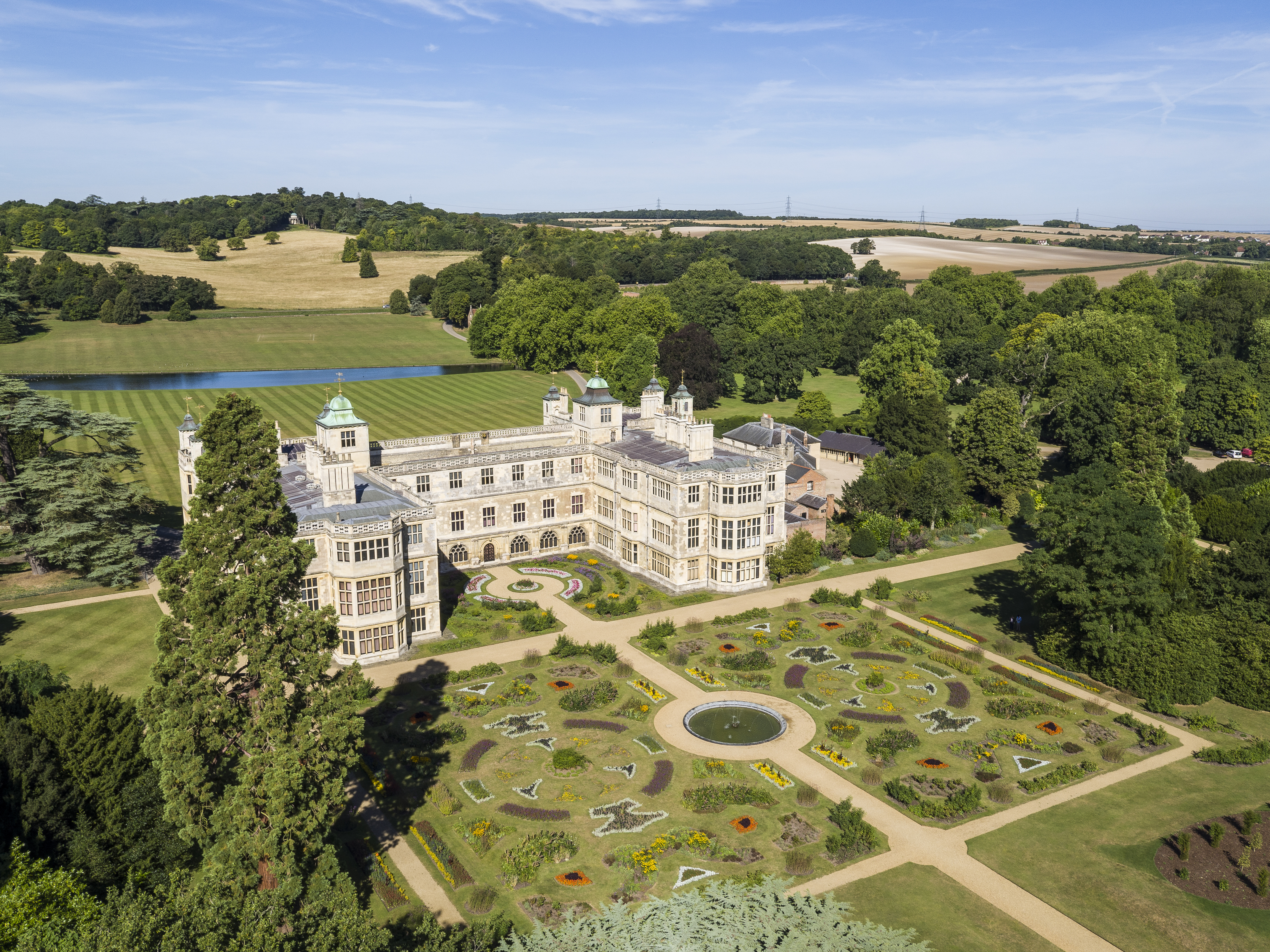 MR VERT AND PLANT VARIETIES AT AUDLEY END