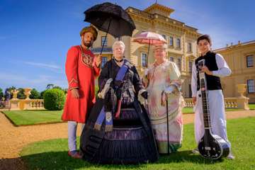 Image: Victorian re-enactors at Osborne Image: Victorian re-enactors at Osborne