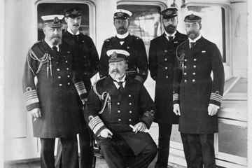 Image: Edward VII (seated, centre - copyright Historic England)