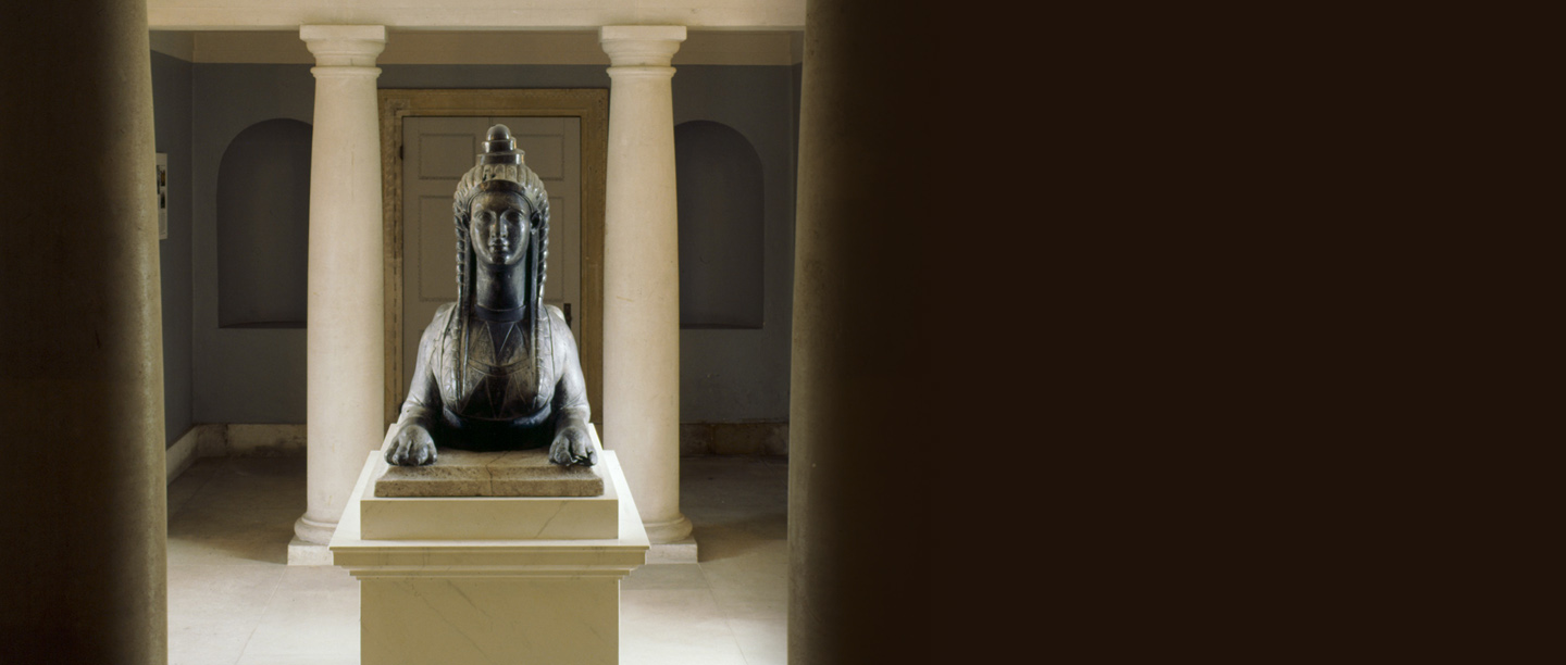 Statue of a sphinx at Chiswick House