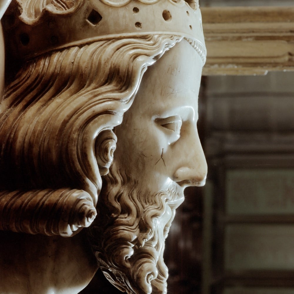 Close-up photo of a statue of Edward II