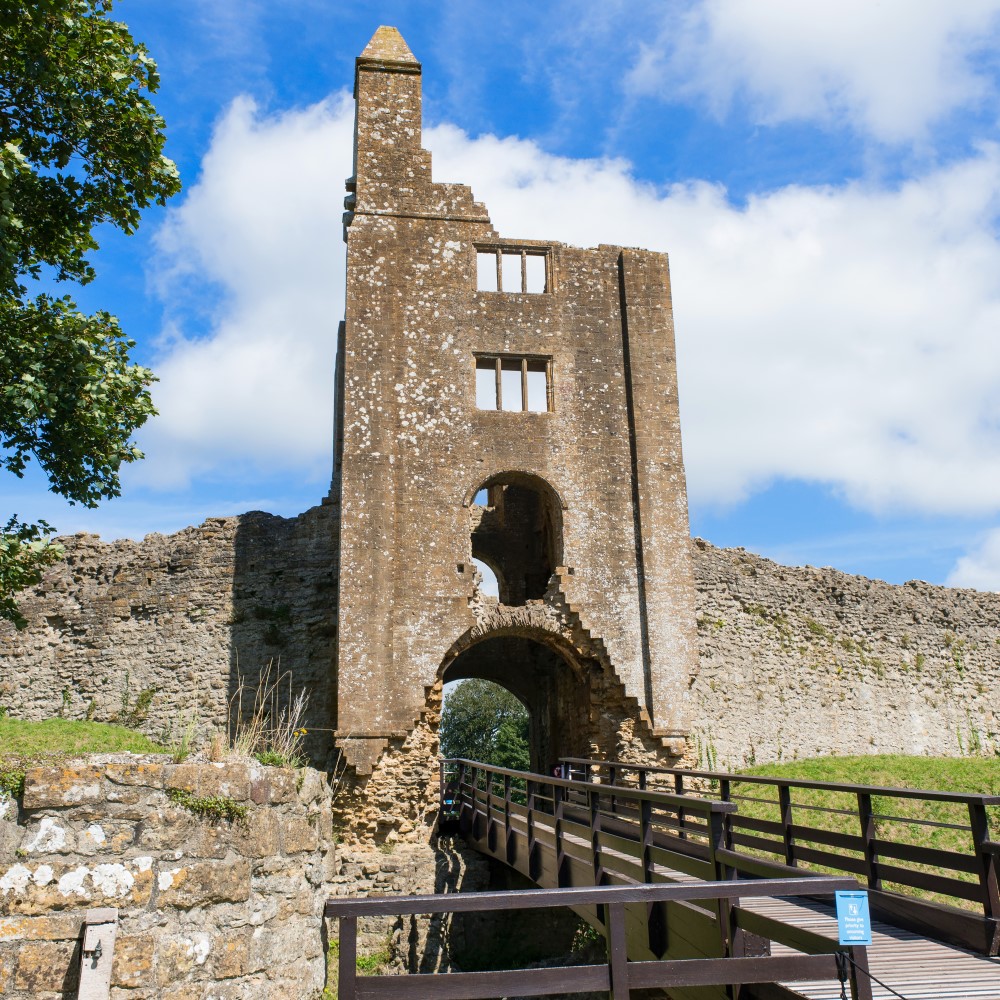 Photo of the remains of the gatehouse of Sherborne Old Castle on a sunny day