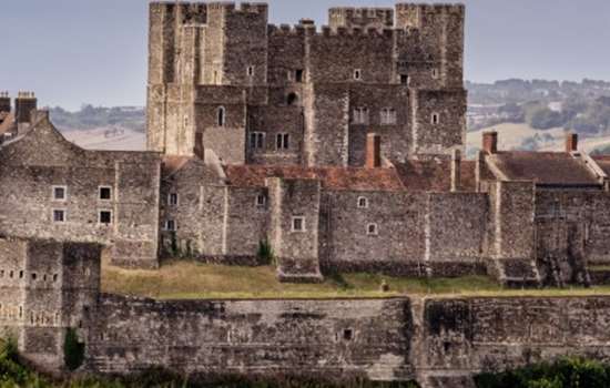 Photo of the keep and walls of Dover Castle in Kent