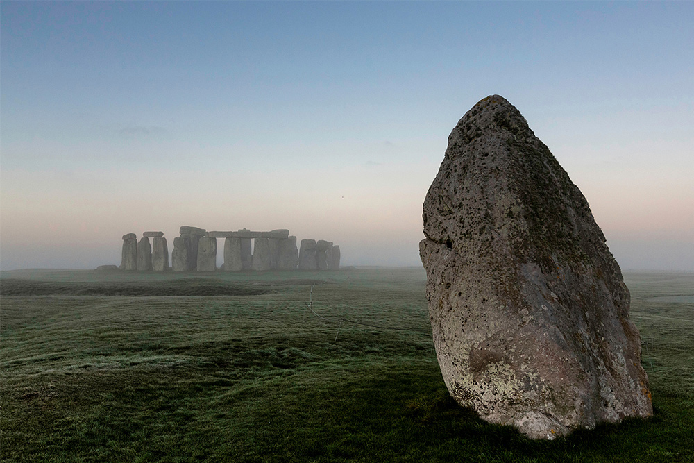Heel-stone-1000x667.jpg