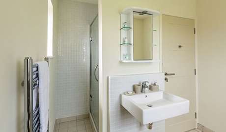 Bathroom, first floor Bathroom, first floor