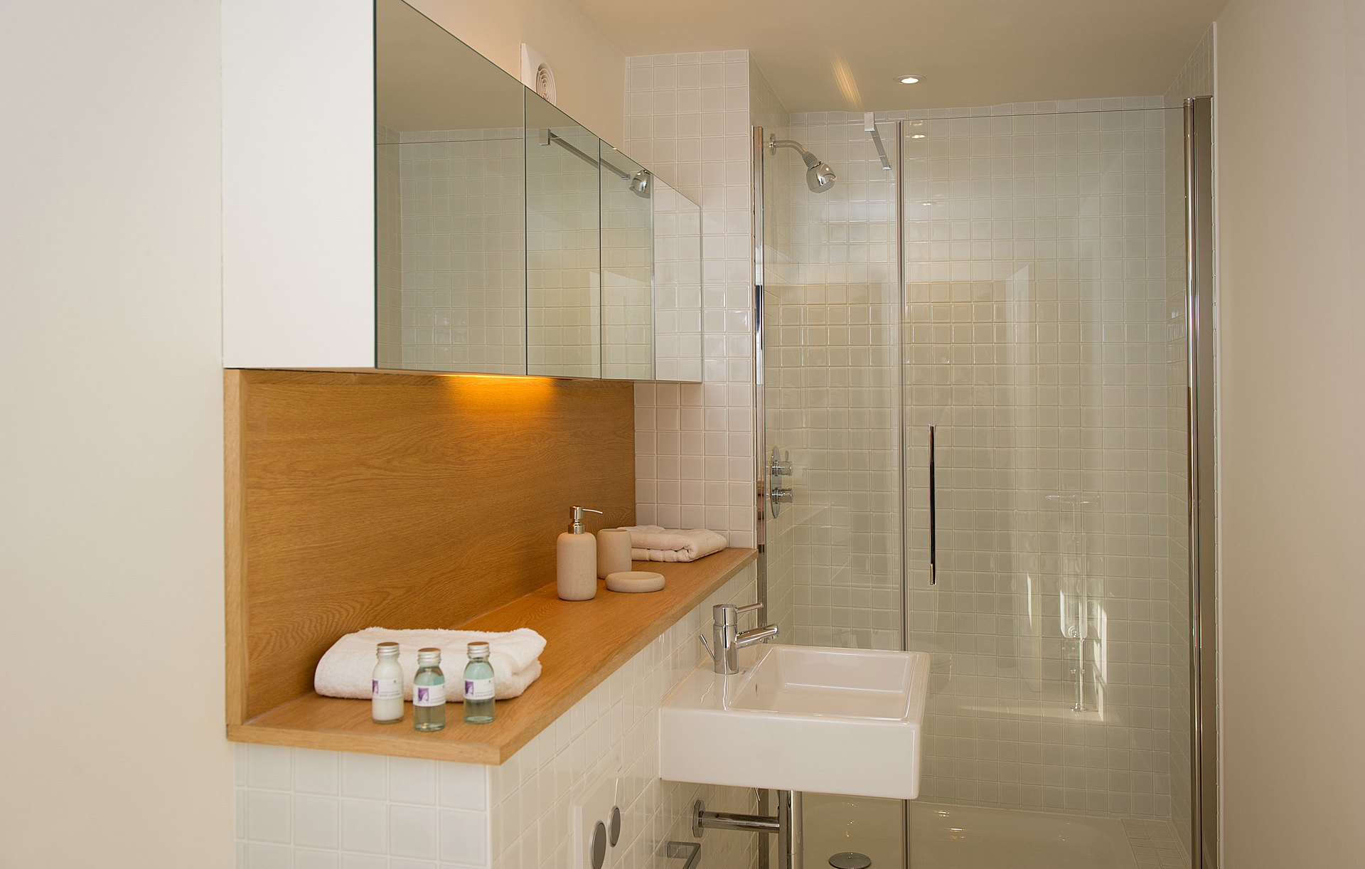 Shower room, first floor