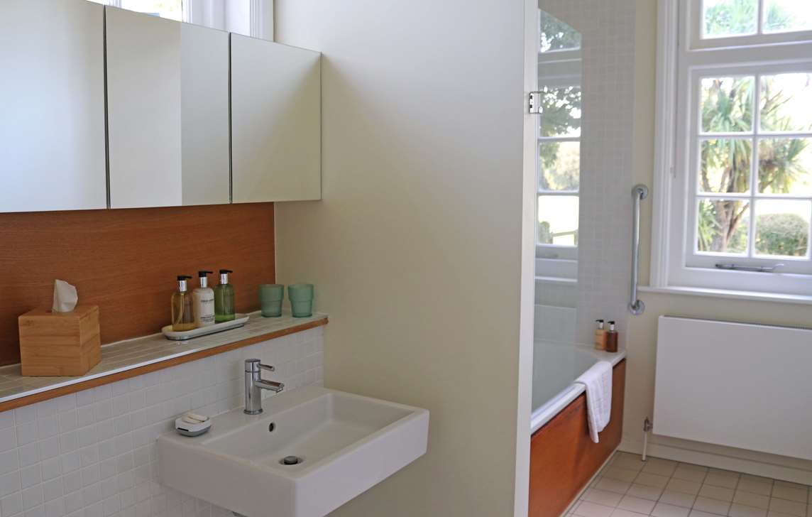 Bathroom, ground floor Bathroom, ground floor