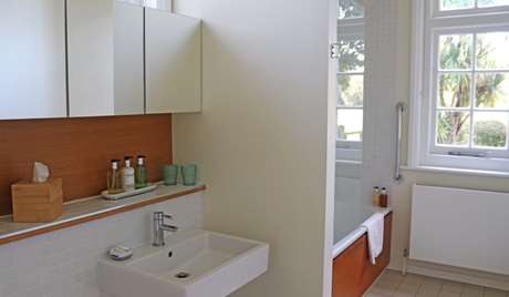 Bathroom, ground floor Bathroom, ground floor