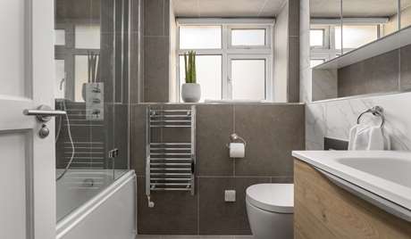 Bathroom, ground floor  Bathroom, ground floor