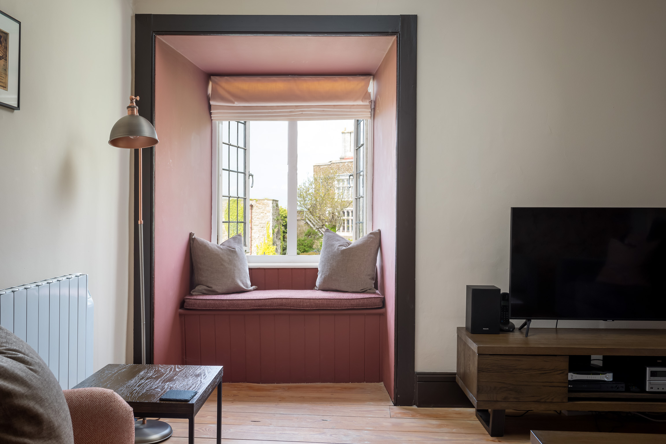 Lounge window seat, first floor