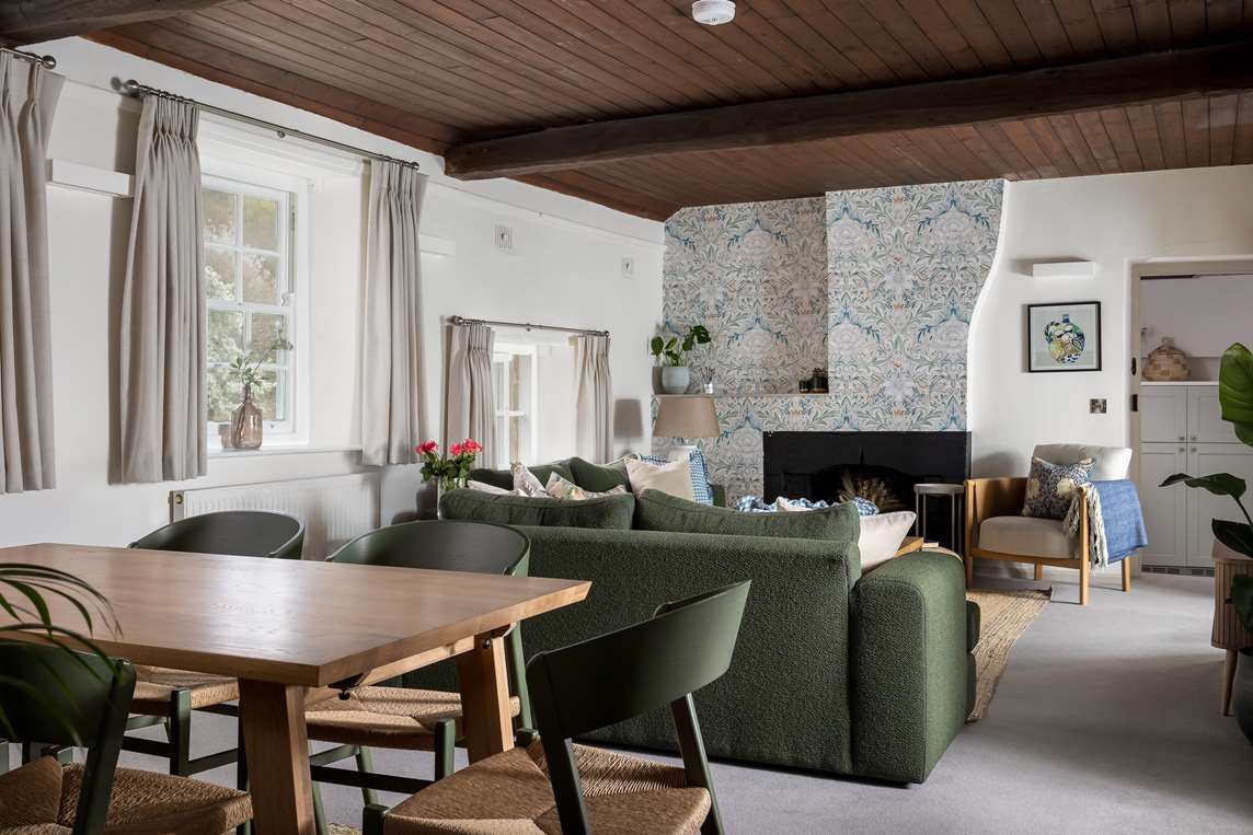 Dinning room and lounge, lower ground floor Dinning room and lounge, lower ground floor