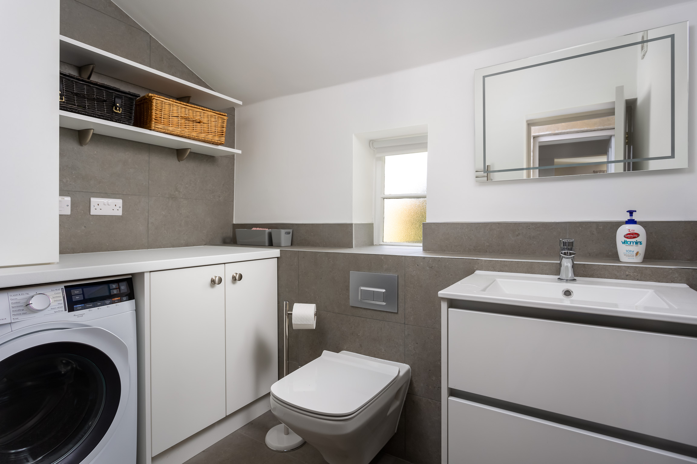 Toilet, ground floor 