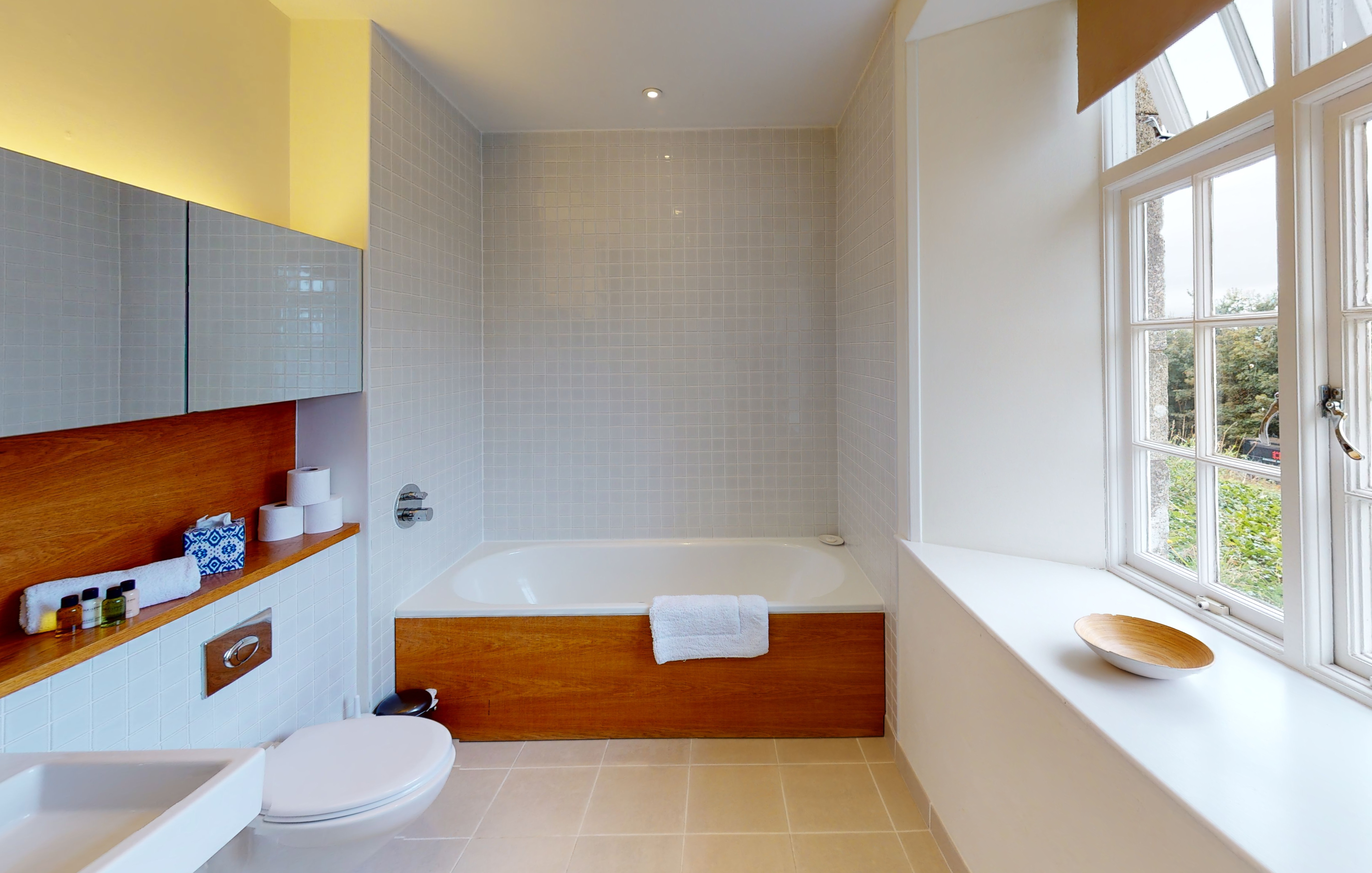 Bathroom, ground floor