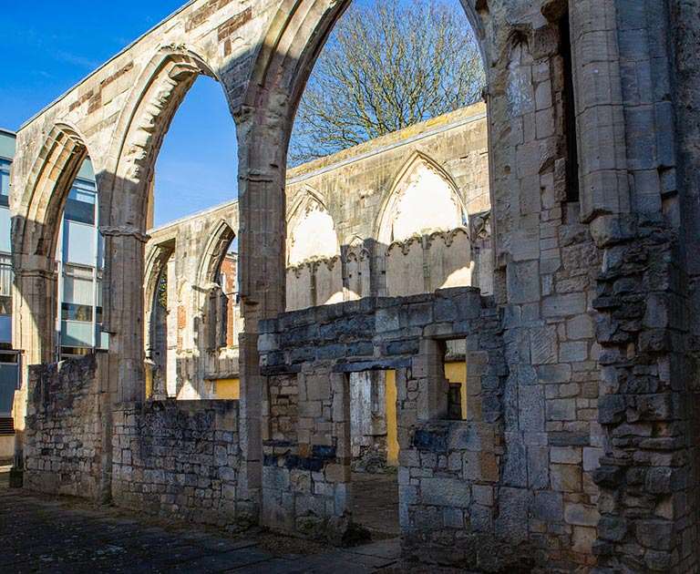 Nave arcades Nave arcades