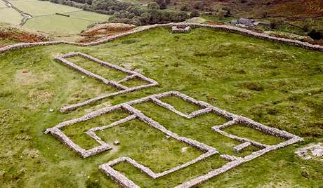 Headquarters building and commander’s house Headquarters building and commander’s house