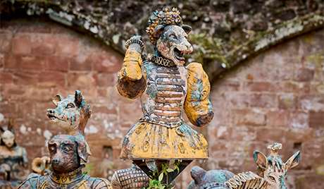 Elizabeth I depicted as lioness, part of the 'Checkmate' sculpture Elizabeth I depicted as lioness, part of the 'Checkmate' sculpture