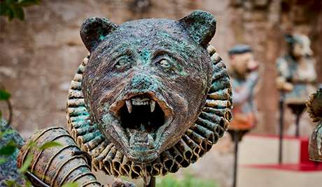 A sculpture of a bear's head which depicts Robert Dudley, part of 'Checkmate' A sculpture of a bear's head which depicts Robert Dudley, part of 'Checkmate'