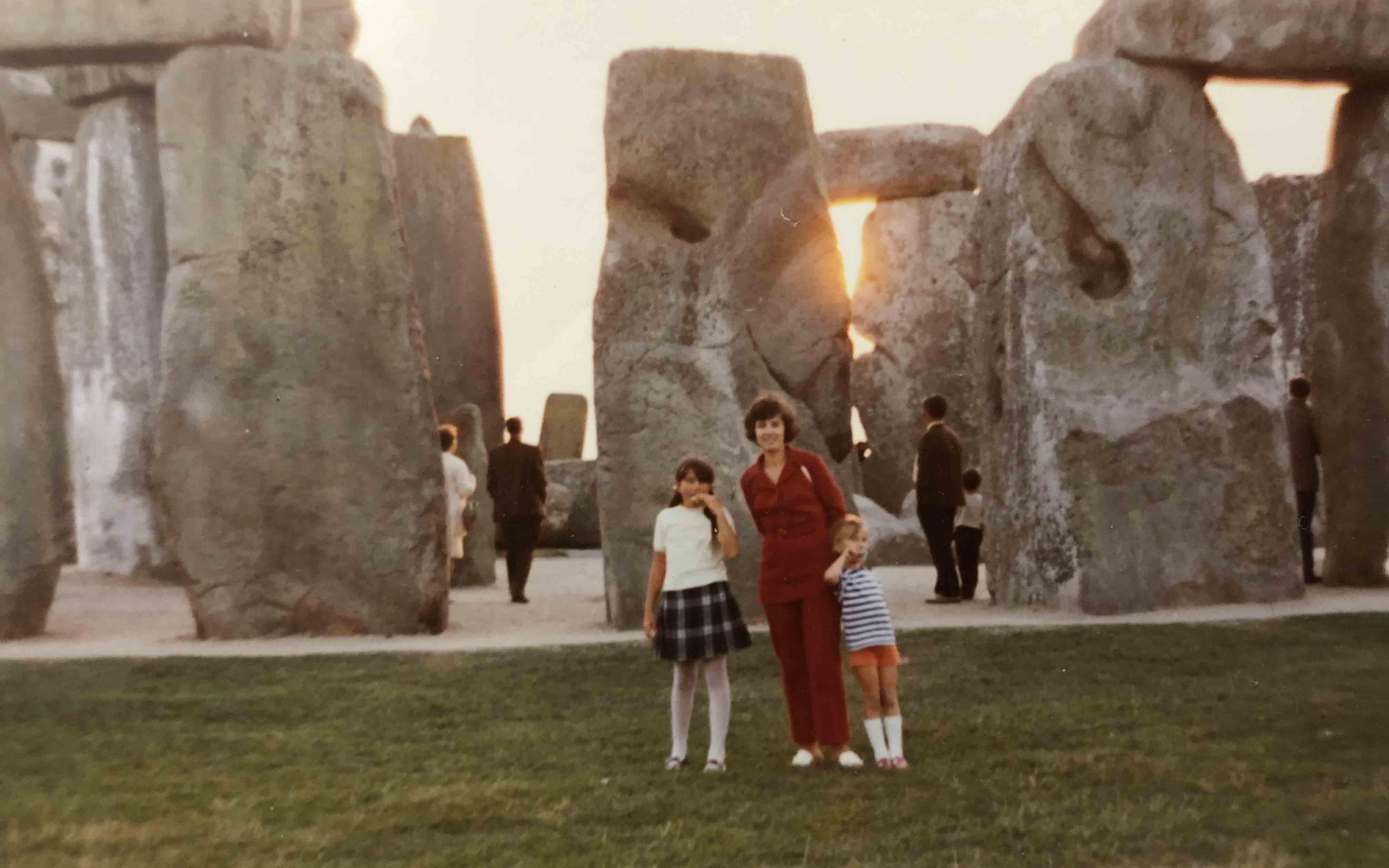 Helena Myska (L) with her mother and sister in 1970/71