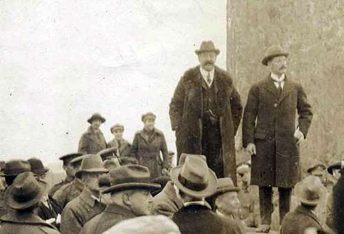 Cecil Chubb (right) at Stonehenge in 1918 Cecil Chubb (right) at Stonehenge in 1918