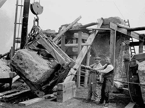 One of the lintels being replaced during restoration work on the Stonehenge sarsen circle in 1914 One of the lintels being replaced during restoration work on the Stonehenge sarsen circle in 1914